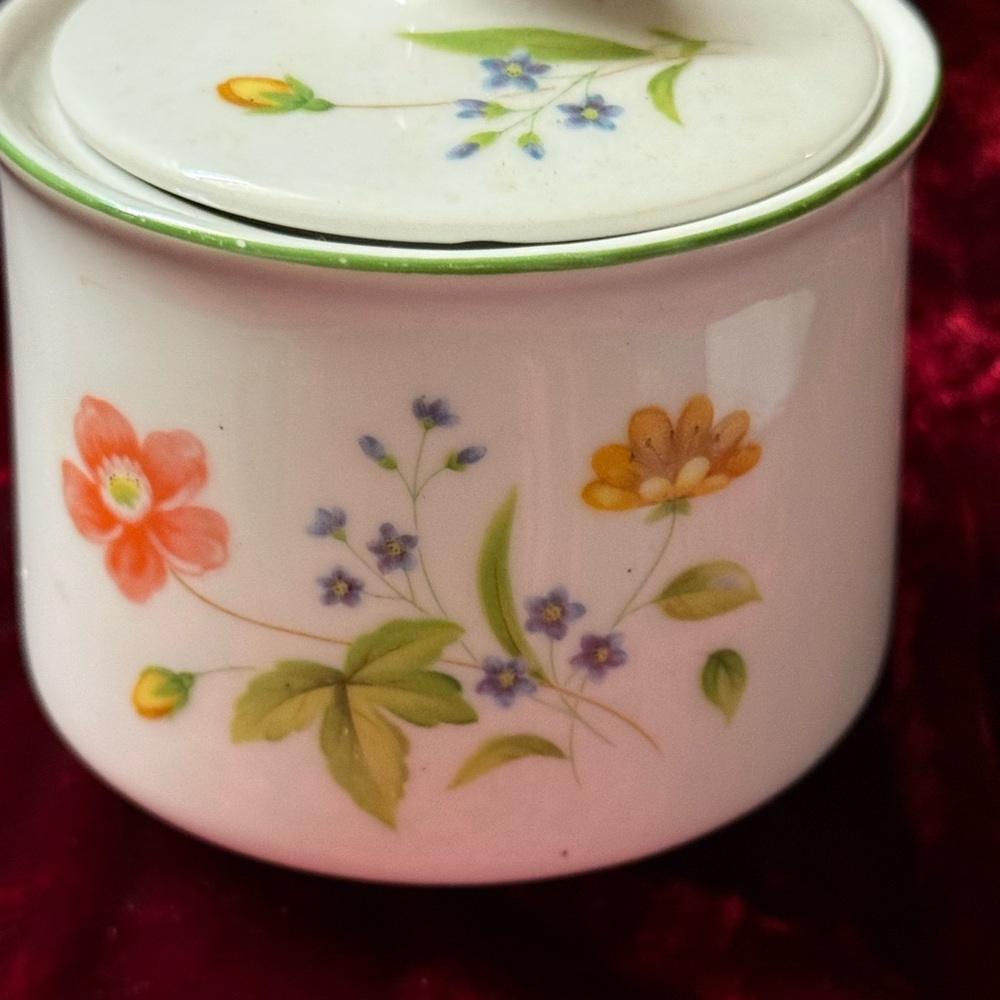 Castlecourt fine China April flowers Japan